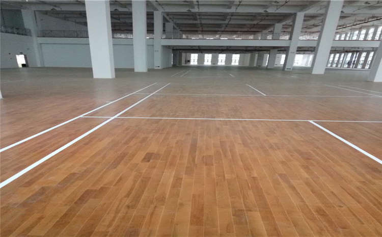 橡膠木籃球場地木地板哪個(gè)品牌好？